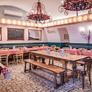 Fekete Hollo Restaurant Cozy Small Traditional Hungarian Diner Buda Castle Budapest