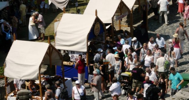 Festival Stalls Buda Castle Festival of Crafts Mestersegek Unnepe