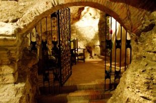 Faust Wine Cellar Budapest