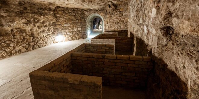 Buda Castle Budapest Bomb Shelter WW2 Tour Underground Caves