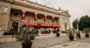 Buda Castle Restaurant Royal Guard Cafe Foorseg Budapest Dining Table Reservation