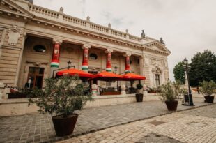 Buda Castle Restaurant Royal Guard Cafe Foorseg Budapest Dining Table Reservation