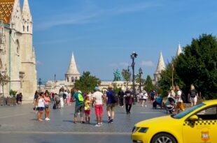 Buda Castle Visit Attractions Getting around with Wheelchair